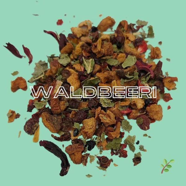 Teemischung mit Waldbeeren